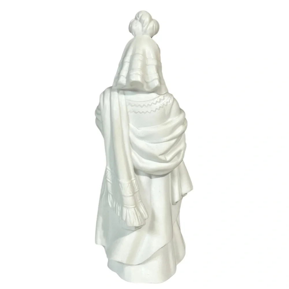 Vintage‎ Avon Nativity Collectibles Magi Kaspar White Porcelain Figurine 1982